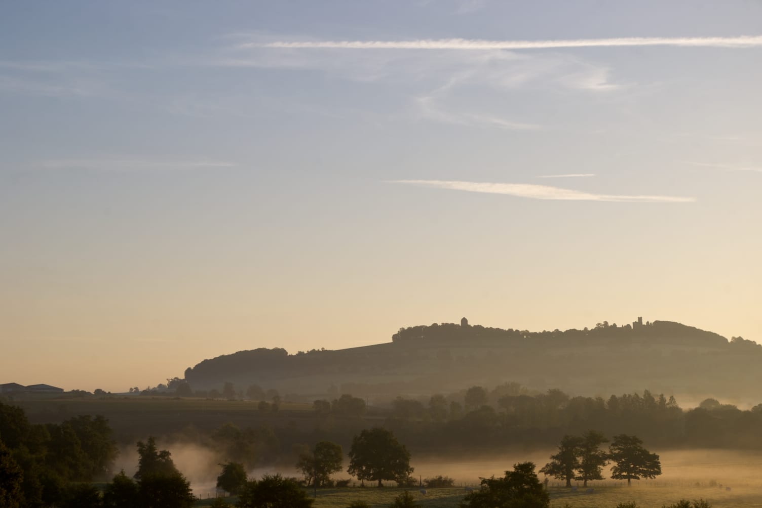 Lever de soleil sur la butte de Thil